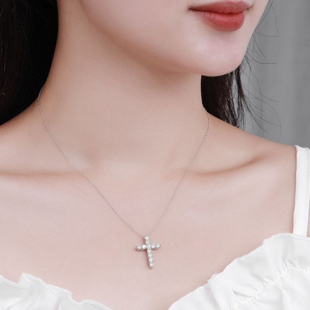 Certified 2.5mm Moissanite Diamond Cross Pendant Necklace NEW - Picture 10 of 15